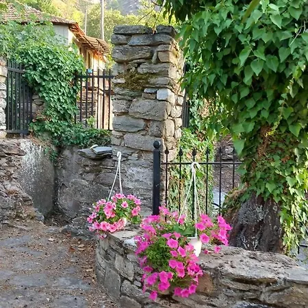 Mare Monte Kazaviti Mikrósz Prínosz